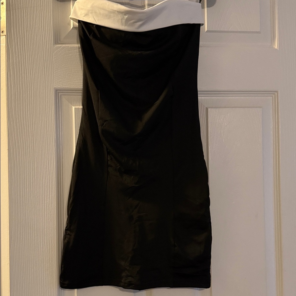 Elegant Black and White Strapless Dress
